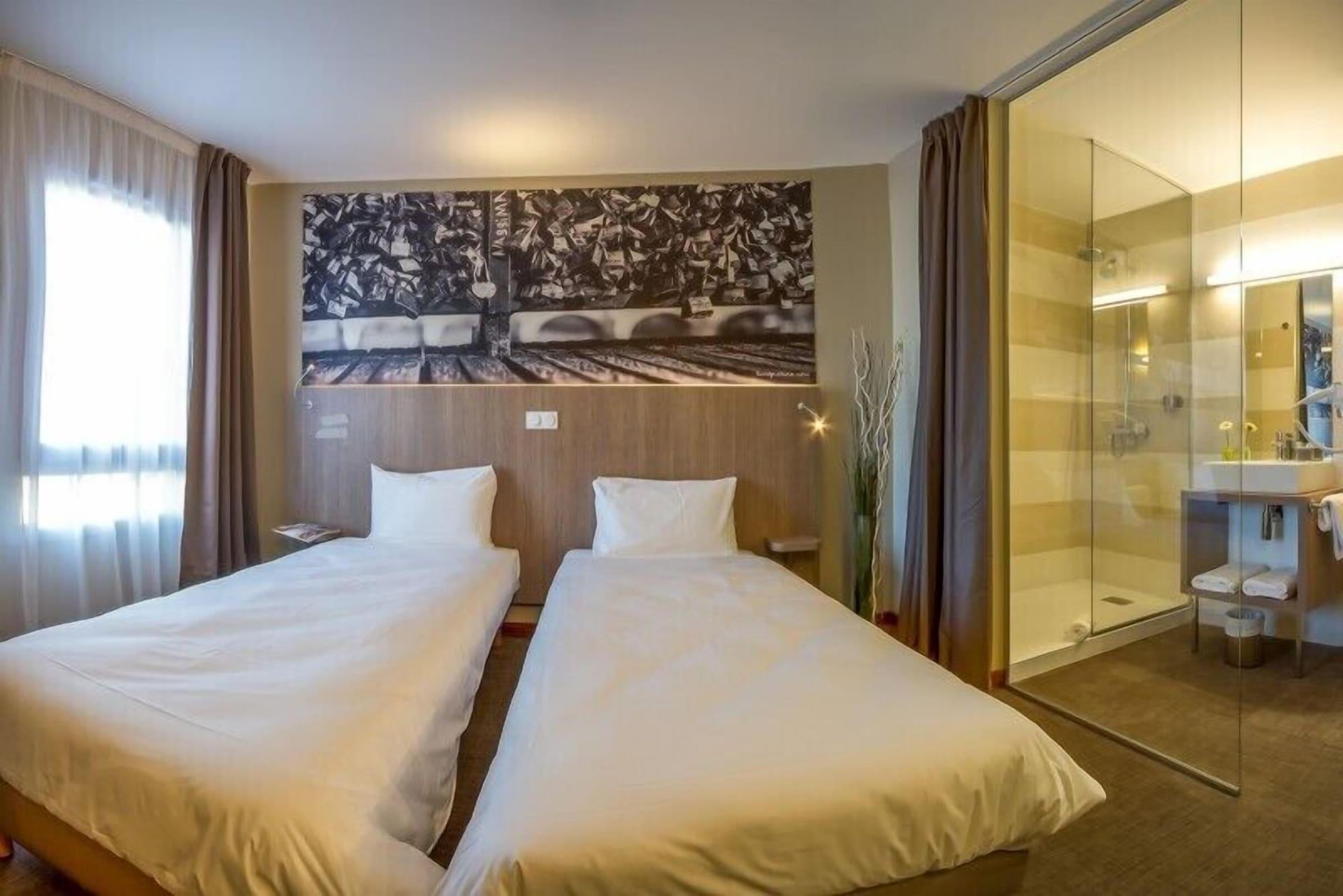 อินเตอร์-โฮเต็ล มงเปลิเย เอสต์ อีโคปาร์ก Hotel Saint-Aunes ภายนอก รูปภาพ