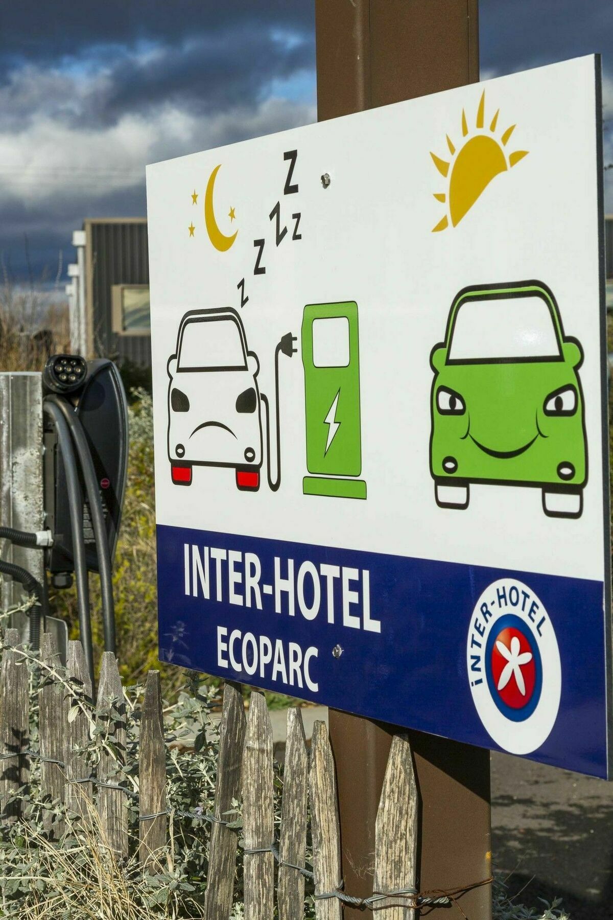 อินเตอร์-โฮเต็ล มงเปลิเย เอสต์ อีโคปาร์ก Hotel Saint-Aunes ภายนอก รูปภาพ